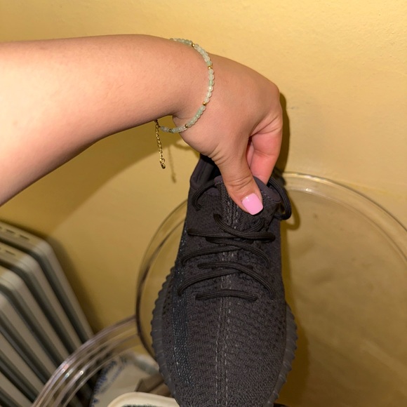 Yeezy - Picture 5 of 11